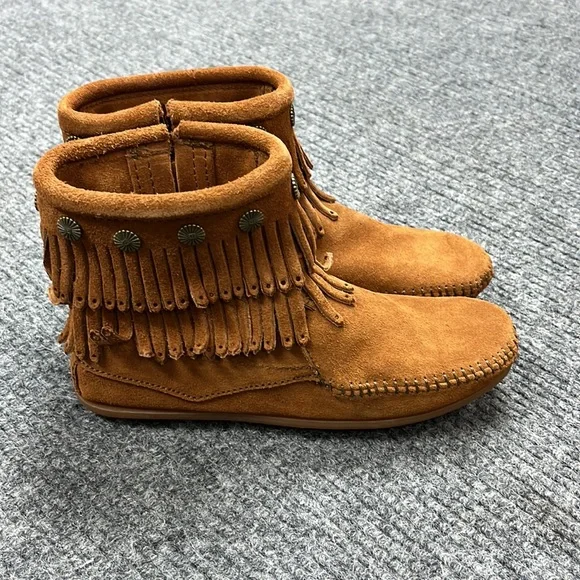 Minnetonka Women’s Double Fringe Side Zip Brown Boot (2944) - Picture 2 of 9